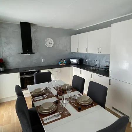 Experience A Cozy Getaway Near Pulpit Rock - B Unit Apartment Jorpeland