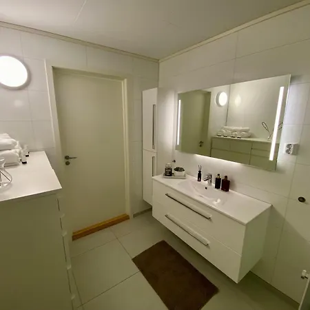Апартаменты Experience A Cozy Getaway - Modern Apartment - Fast Wifi - Free Parking - 19 Km To Pulpit Rock