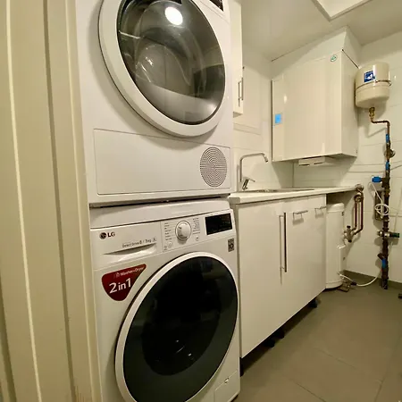 Experience A Cozy Getaway Near Pulpit Rock - B Unit