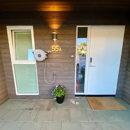 Experience A Cozy Getaway Near Pulpit Rock - B Unit